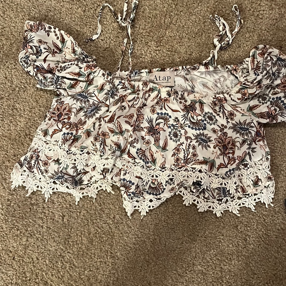 Floral blouse atap